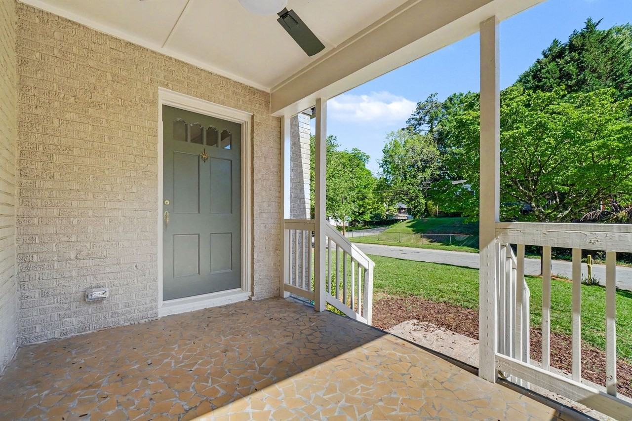 490 Lynnhaven Dr Sw - Photo 5 of 29
