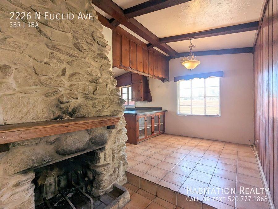 2226 N Euclid Ave #1 - Photo 5 of 19