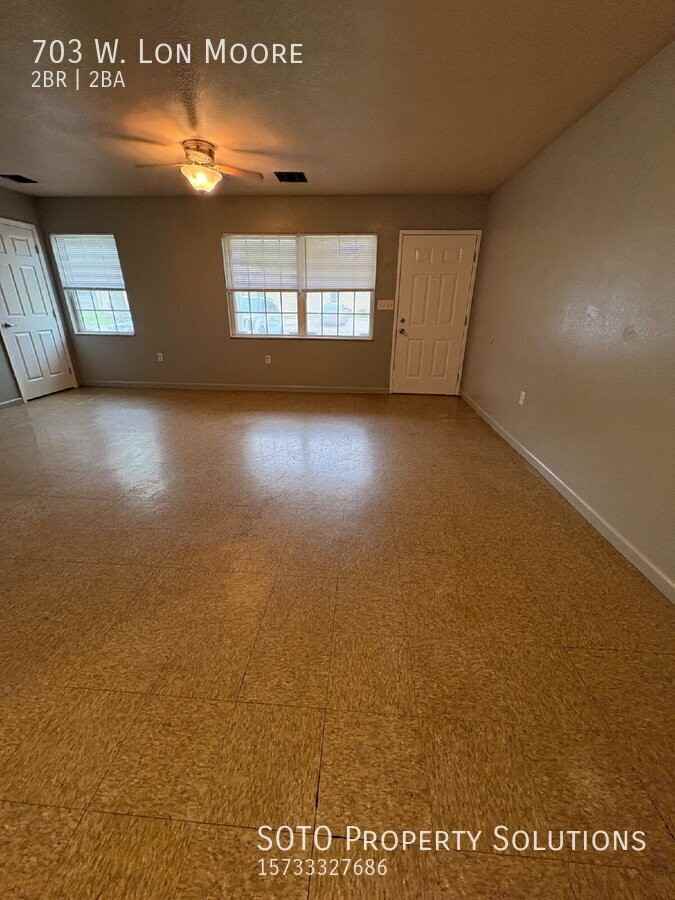 703 Lon Moore St - Photo 2 of 6