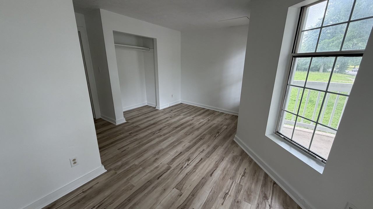 1107 N 4th St #1 - Photo 2 of 10