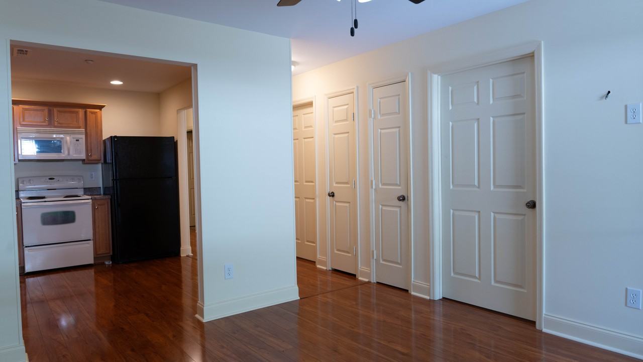 4369 Sullivan St #B - Photo 3 of 10