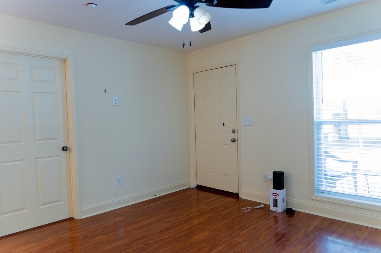 4369 Sullivan St #B - Photo 4 of 10