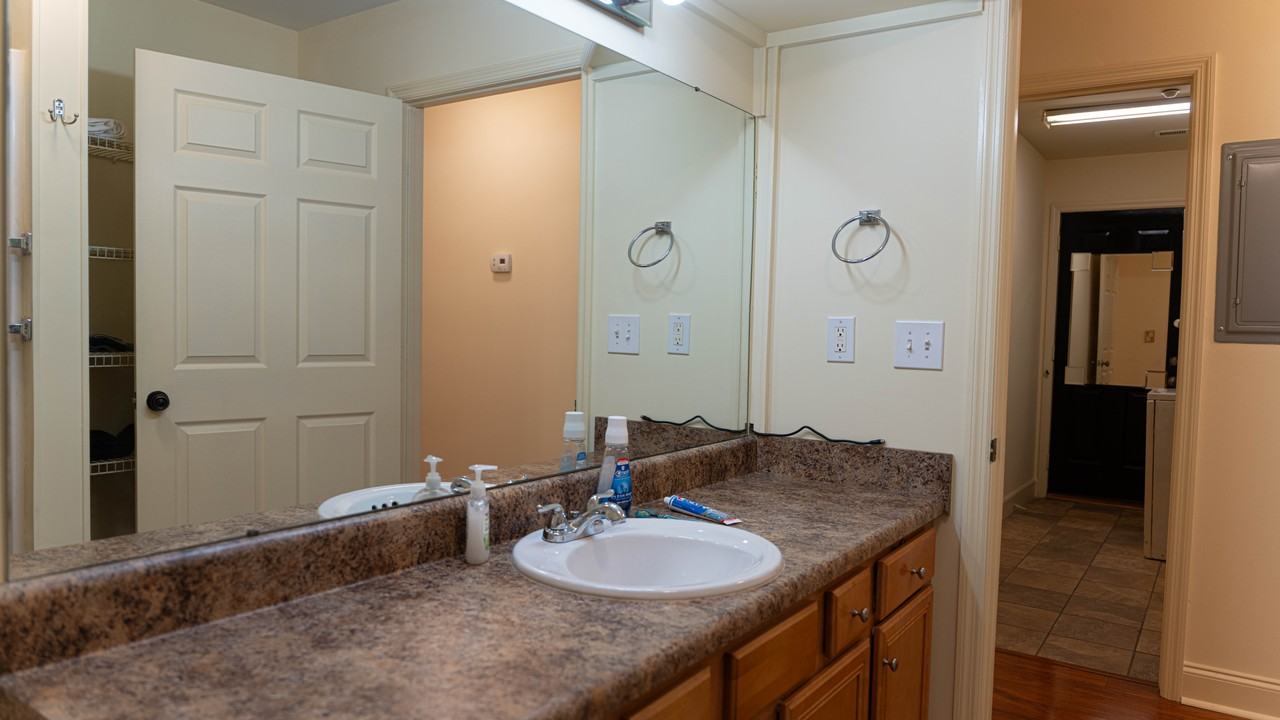 4369 Sullivan St #B - Photo 7 of 10