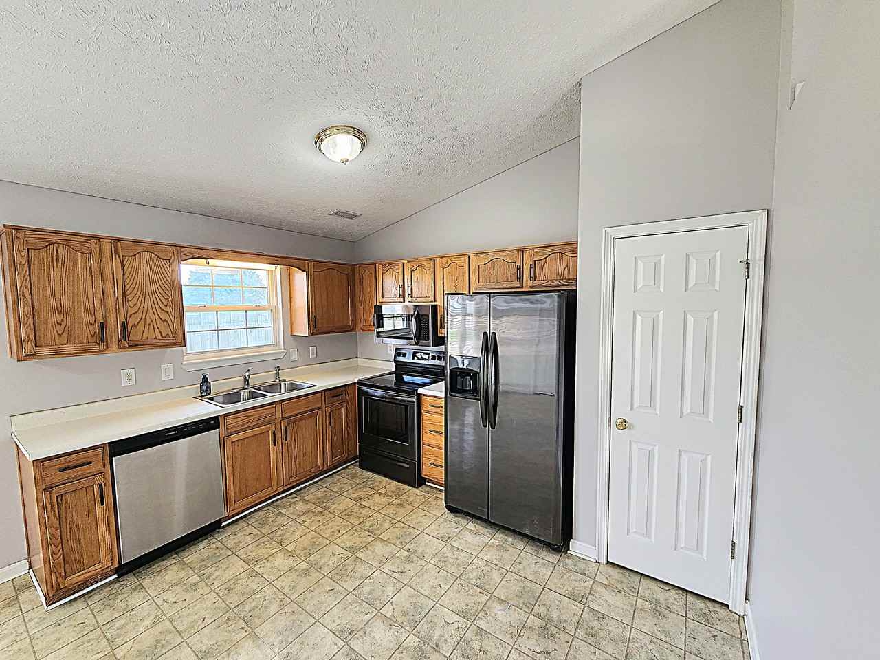 3906 Brownstone Dr #NA - Photo 4 of 13