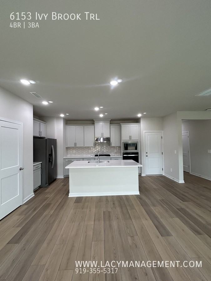 6153 Ivy Brook Trl - Photo 4 of 24