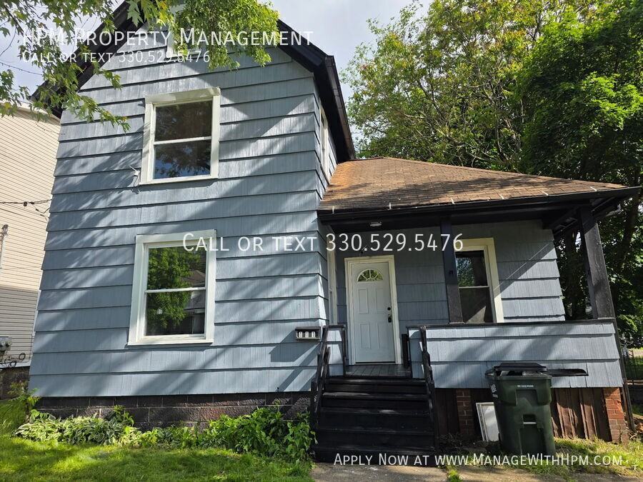 111 Maple Ave Se - Photo 2 of 9