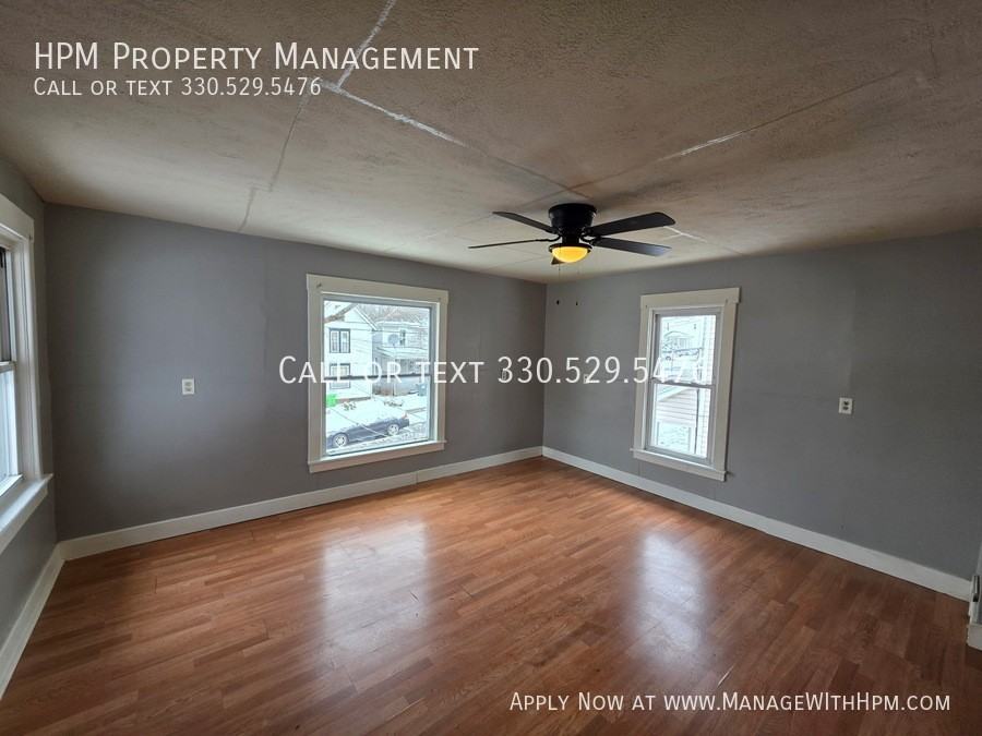 111 Maple Ave Se - Photo 7 of 9