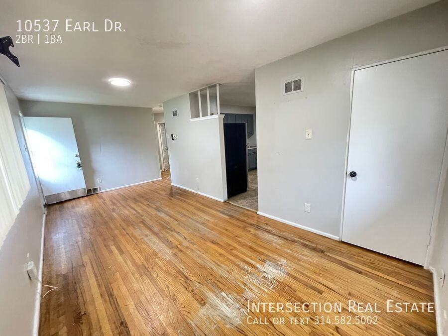 10537 Earl Dr - Photo 4 of 12