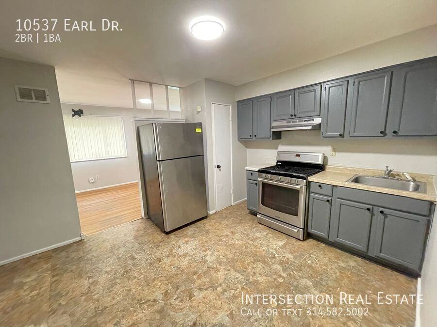 10537 Earl Dr - Photo 6 of 12