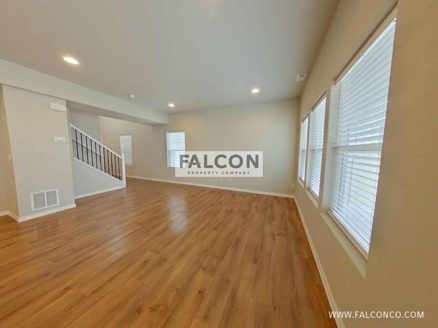 4271 Samaritan Loop - Photo 4 of 24