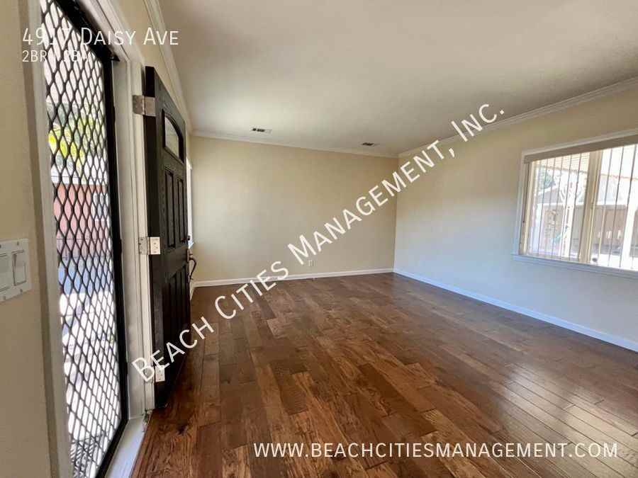 4917 Daisy Ave - Photo 3 of 29