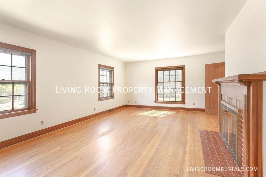 6445 N Williams Ave - Photo 5 of 23