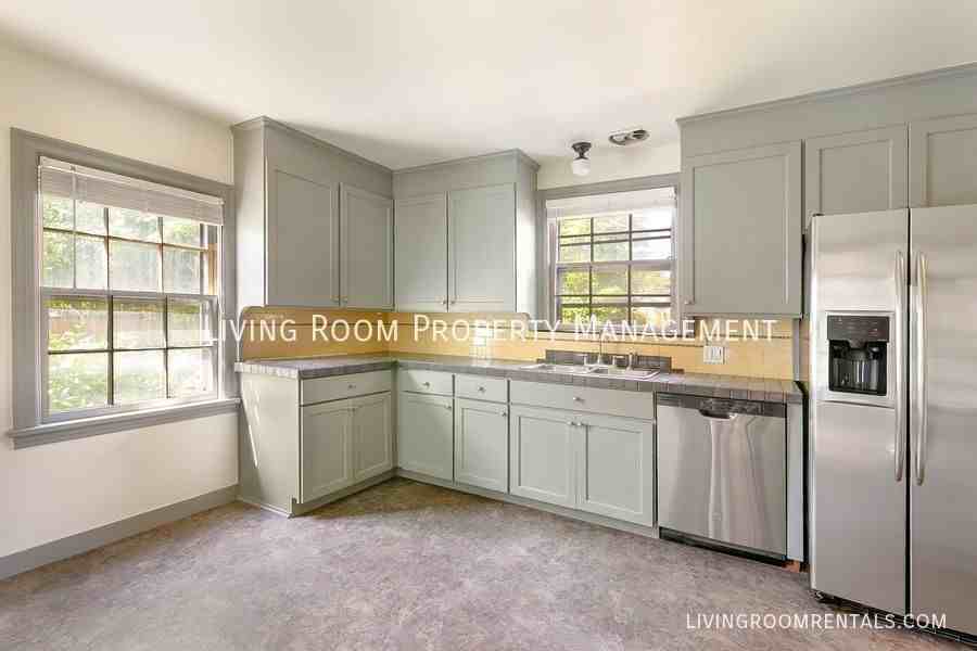 6445 N Williams Ave - Photo 7 of 23