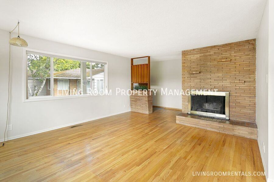 5030 Ne 41st Ave - Photo 2 of 16