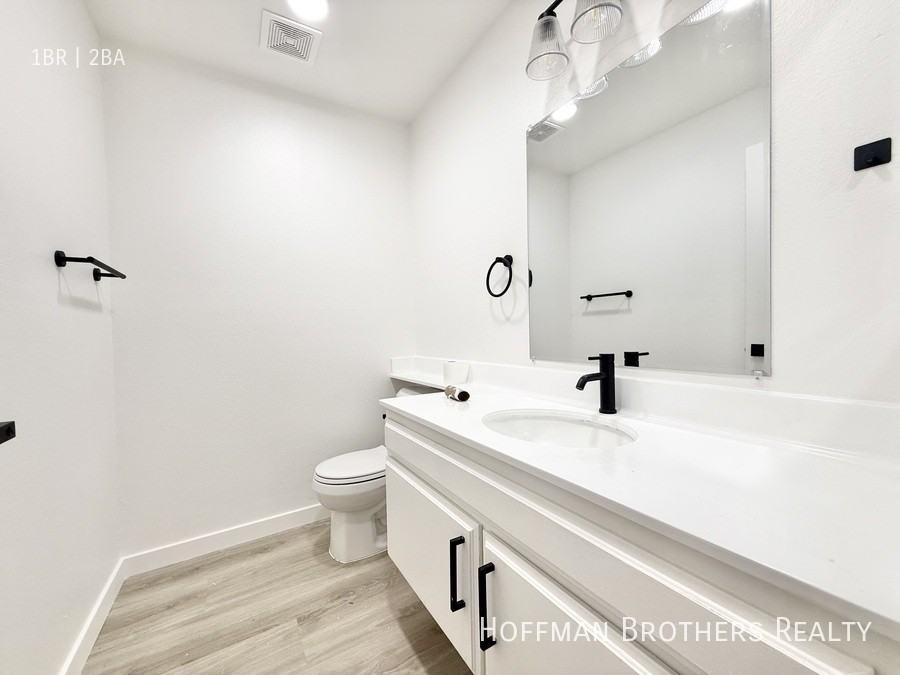 12235 Magnolia Blvd #102 - Photo 5 of 5