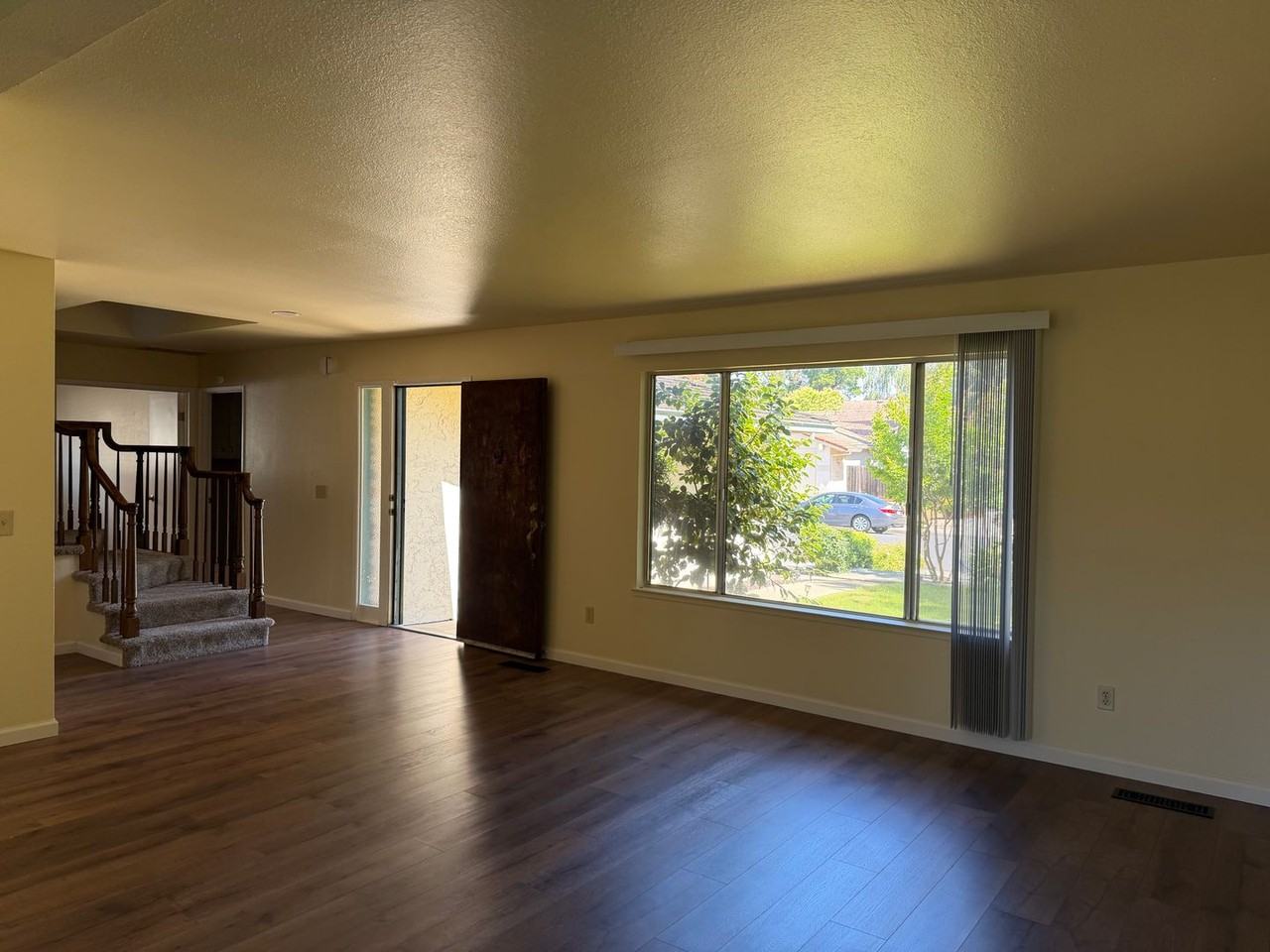 3445 Quincey Ln - Photo 6 of 38
