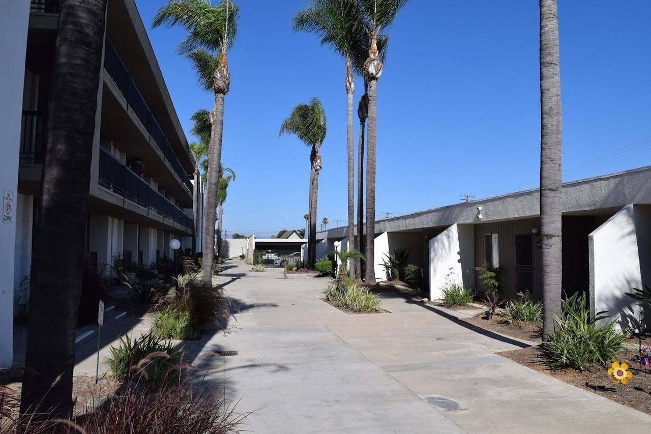 Azul Apartments - Photo 6 of 10