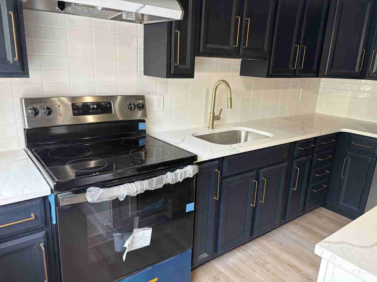 110 Railroad Ave #6 - Photo 3 of 16