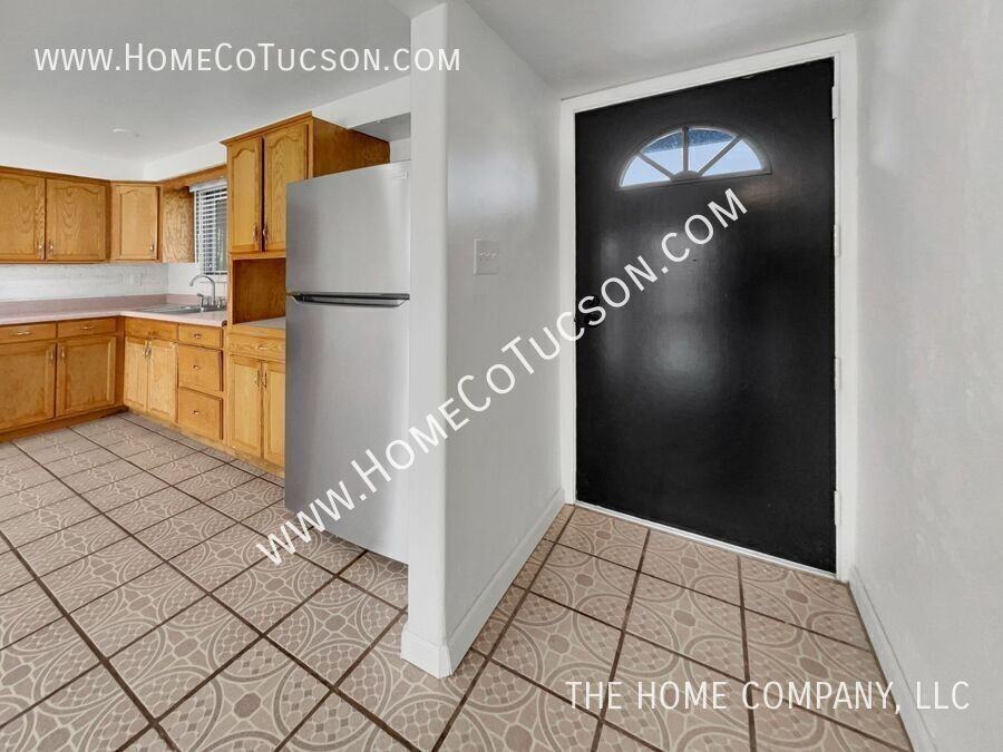 5950 S Liberty Ave - Photo 7 of 33