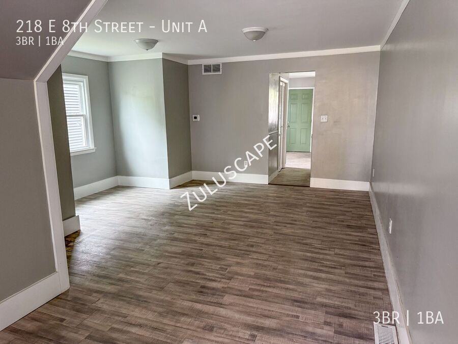 218 E 8th St #A - Photo 3 of 19