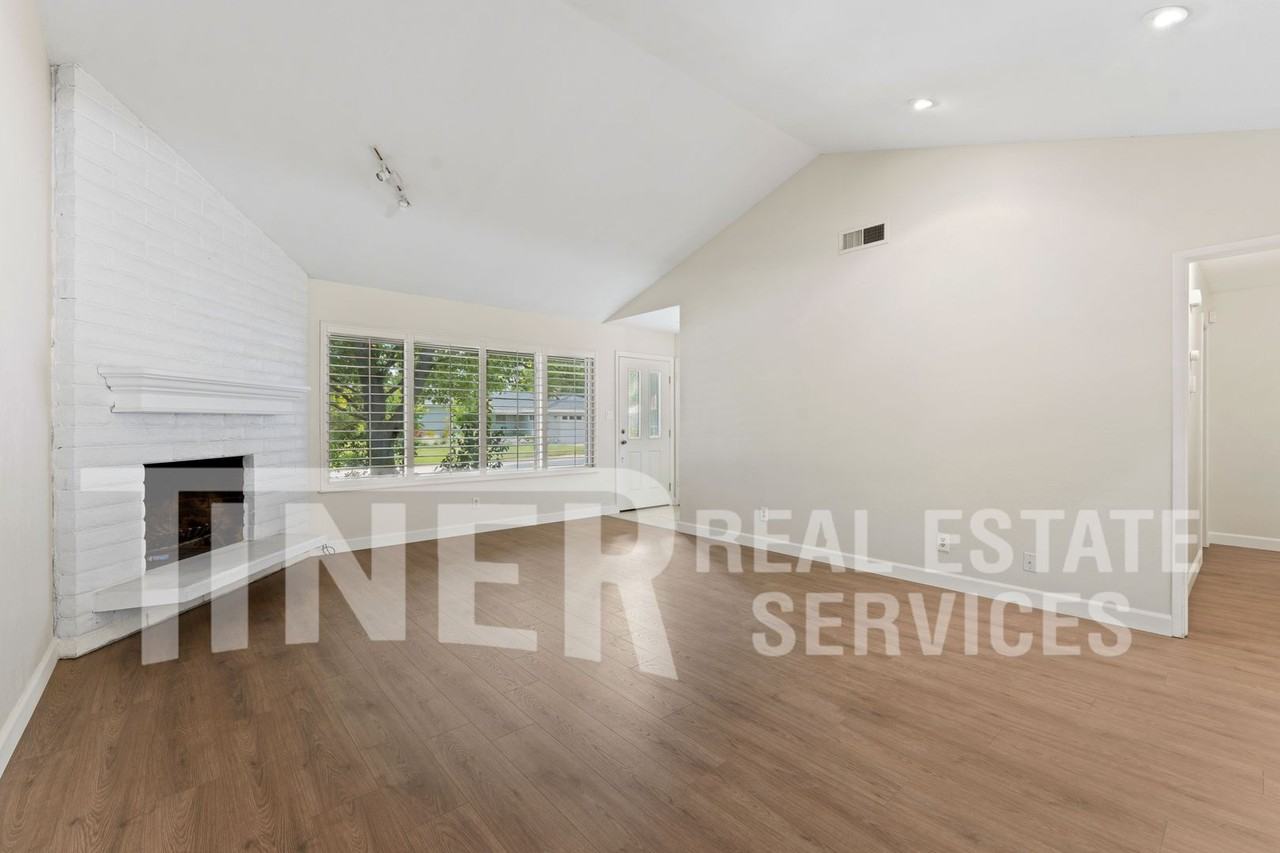 8 Saratoga Cir - Photo 3 of 25