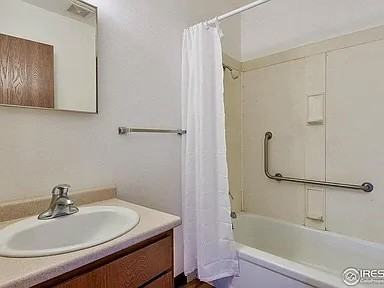 411 E Plum St #1 - Photo 5 of 13