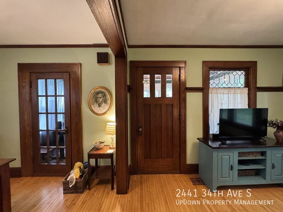 2441 34th Ave S - Photo 3 of 39