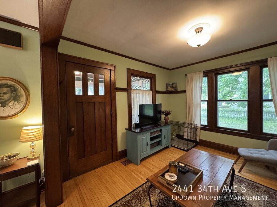 2441 34th Ave S - Photo 4 of 39