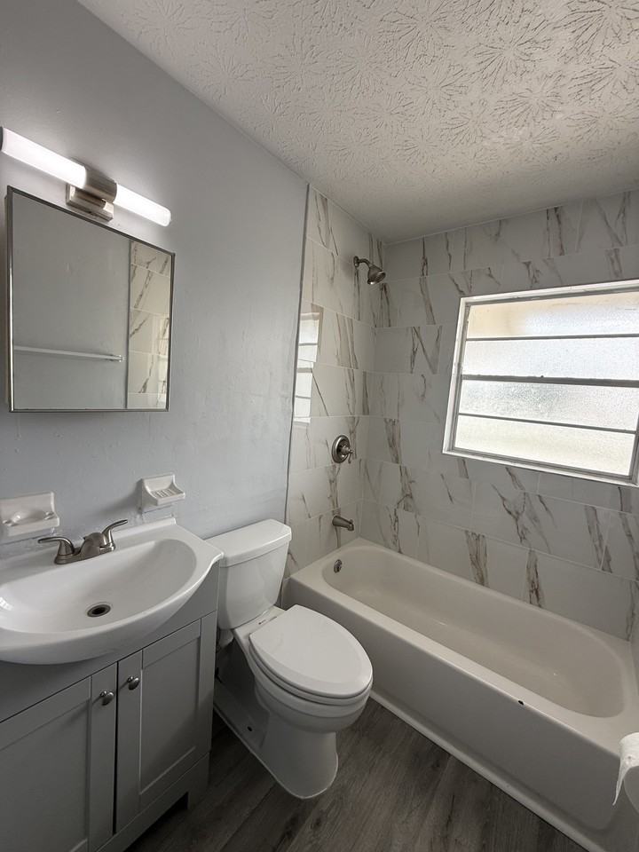 922 E Brownlee St - Photo 6 of 14