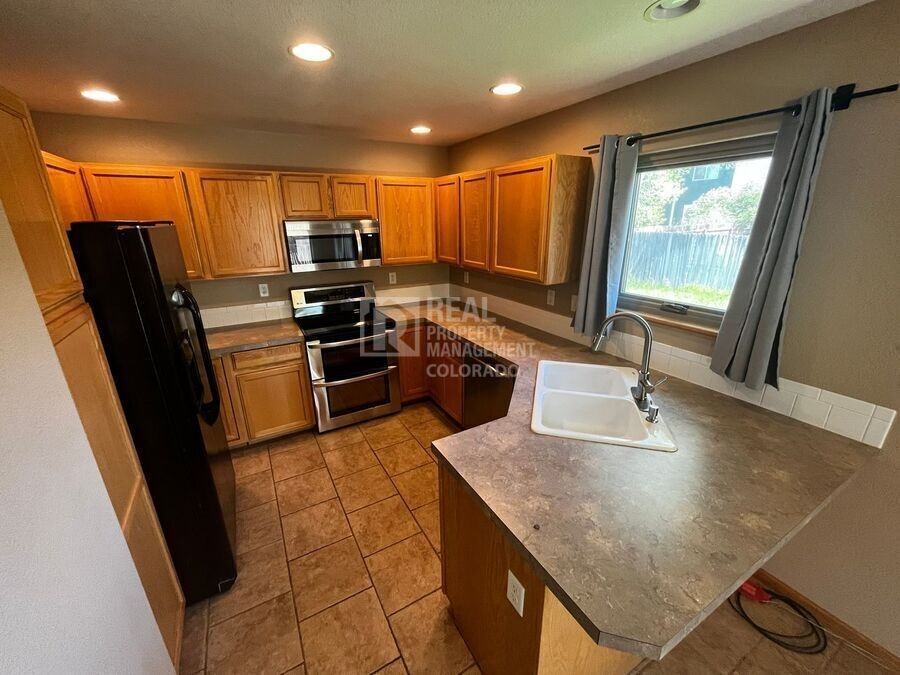8464 Calumet Way - Photo 5 of 26
