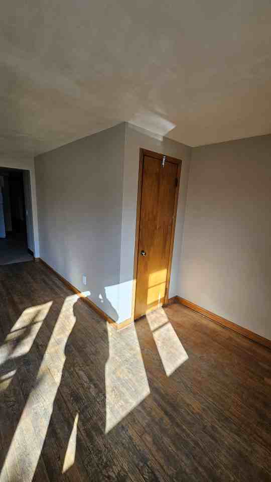 1629 Spring Ave Ne #NA - Photo 7 of 11