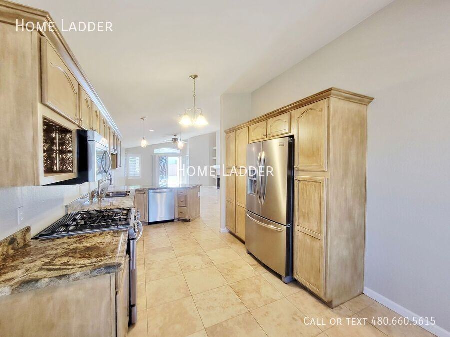 20238 N 9th St - Photo 5 of 21
