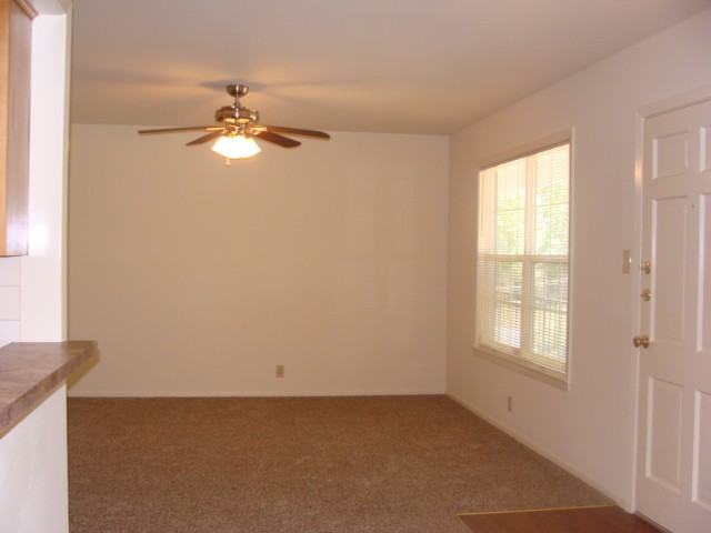 404 Neches St #G - Photo 5 of 14