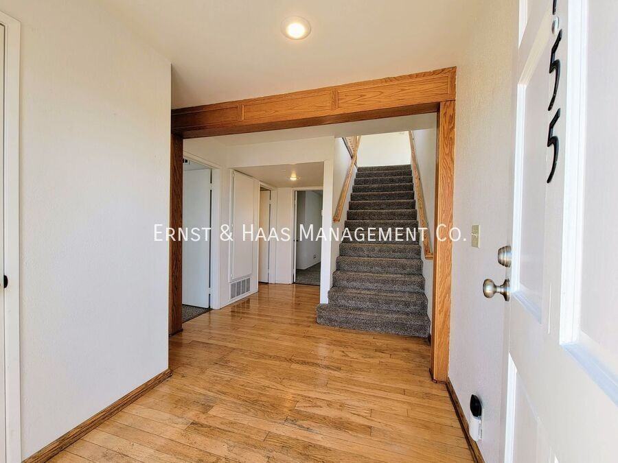 2755 E Hill St - Photo 5 of 34