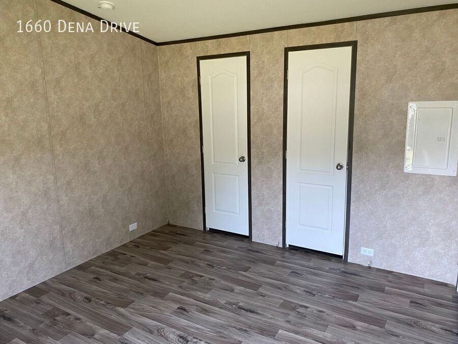 1660 Dena Dr - Photo 2 of 4