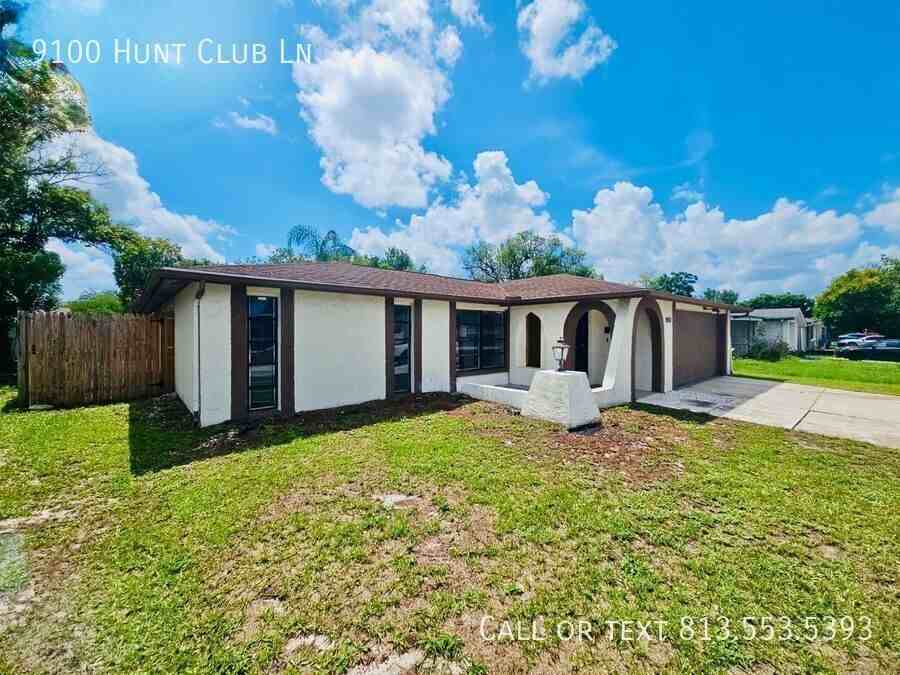 9100 Hunt Club Ln - Photo 2 of 50