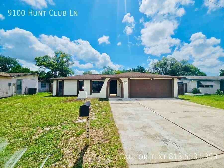 9100 Hunt Club Ln - Photo 3 of 50