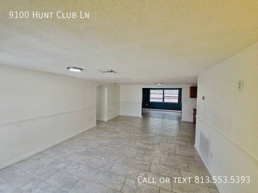 9100 Hunt Club Ln - Photo 5 of 50