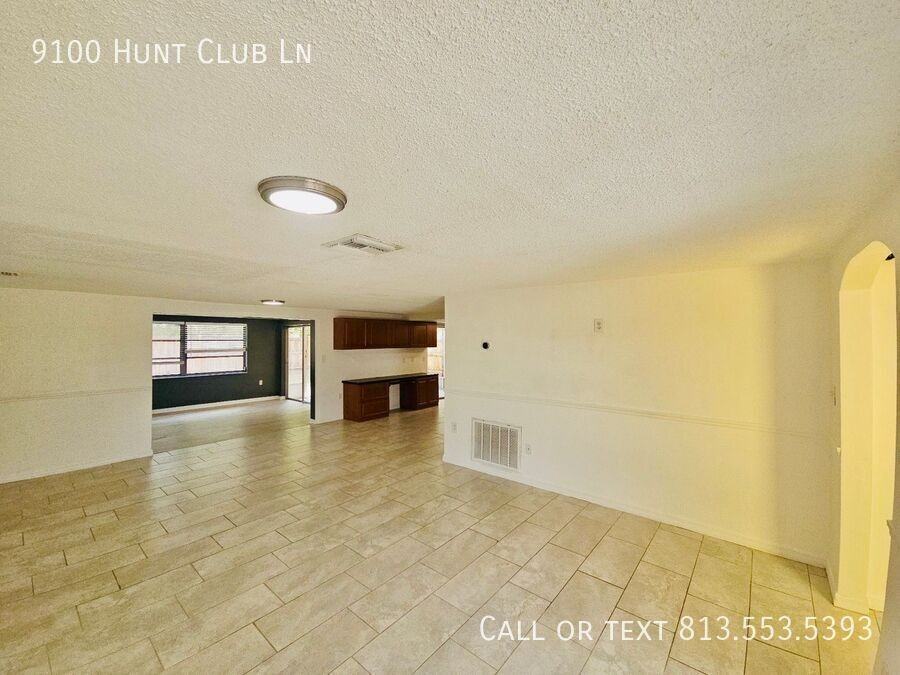 9100 Hunt Club Ln - Photo 6 of 50