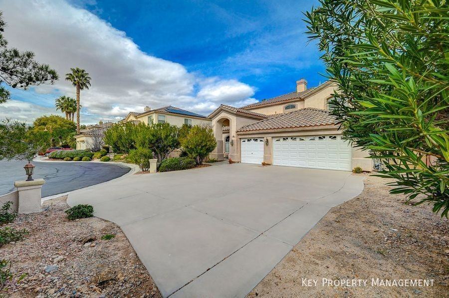 9462 Castillana Ct - Photo 4 of 50