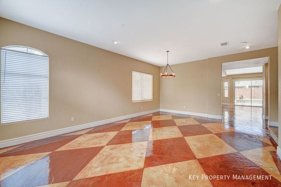 9462 Castillana Ct - Photo 7 of 50