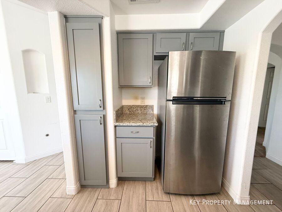 8432 Running Deer Ave #204 - Photo 4 of 24