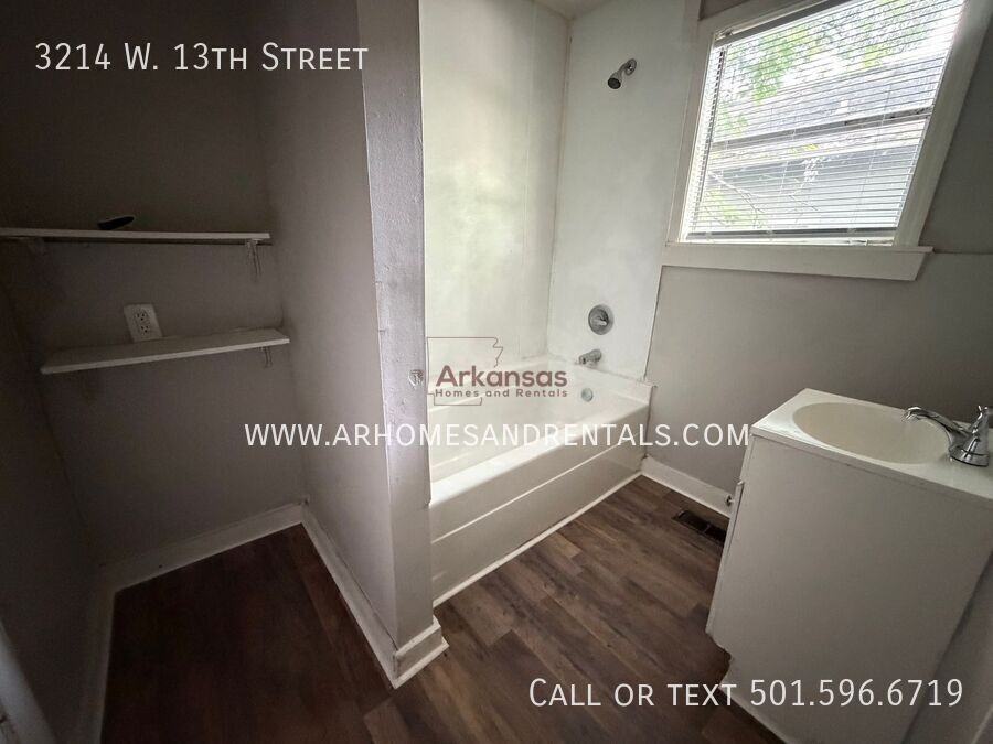 3214 W 13th St - Photo 7 of 11