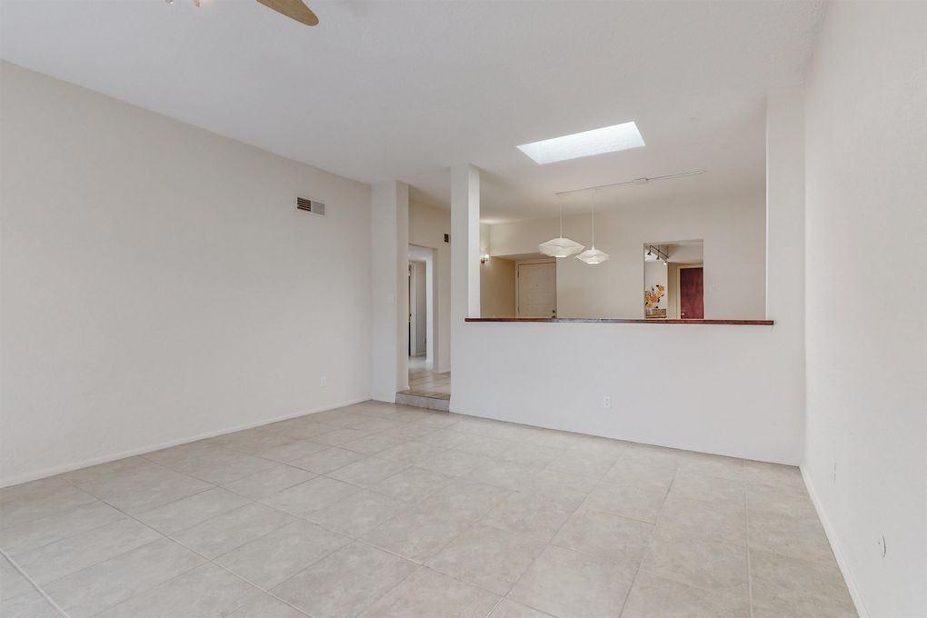 2401 San Patricio Plz #NA - Photo 3 of 18