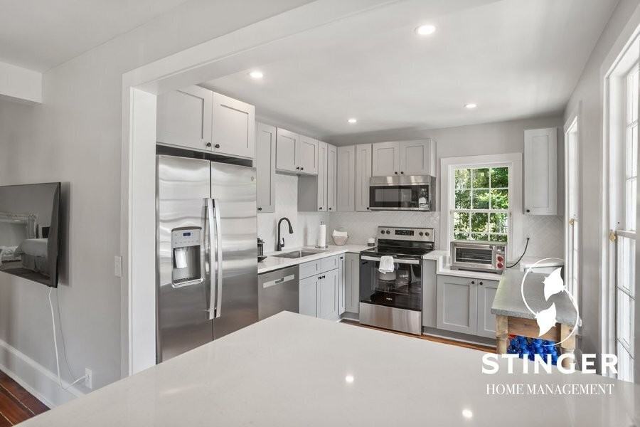 606 Carteret St #1 - Photo 4 of 17