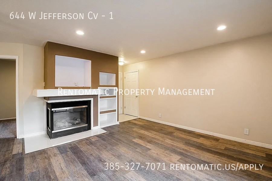 644 W Jefferson Cv #1 - Photo 4 of 20