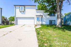 featured image of 10553 W 106th Ct