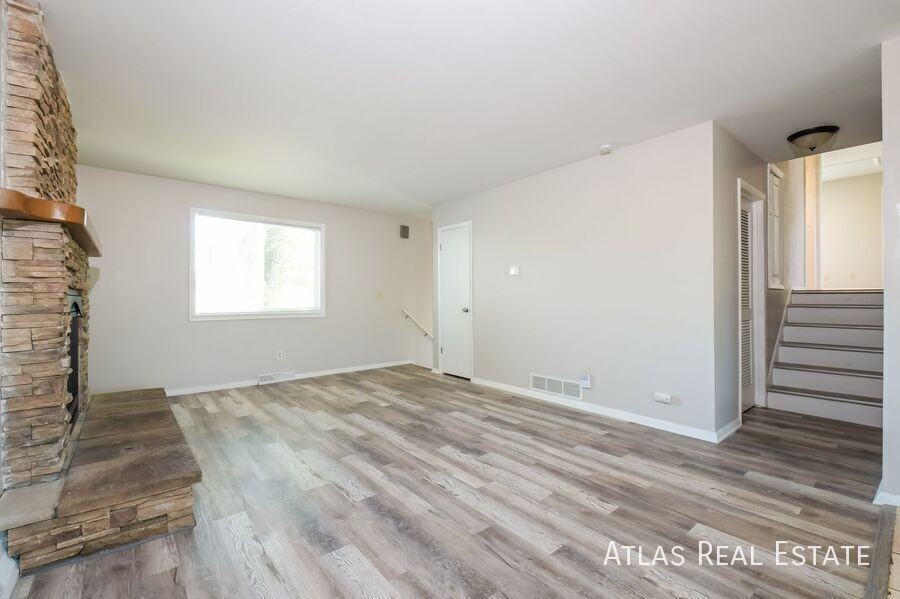 10553 W 106th Ct - Photo 3 of 20