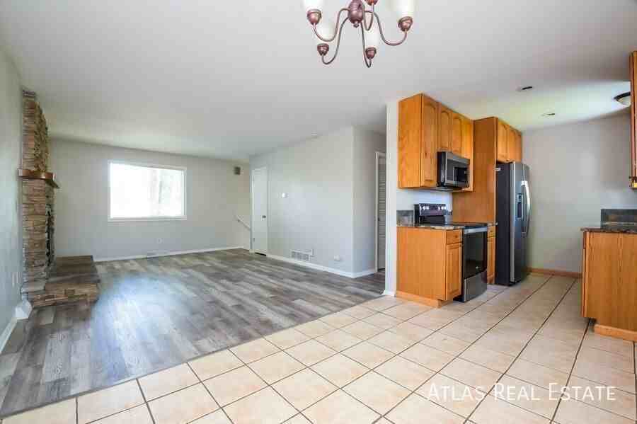 10553 W 106th Ct - Photo 5 of 20