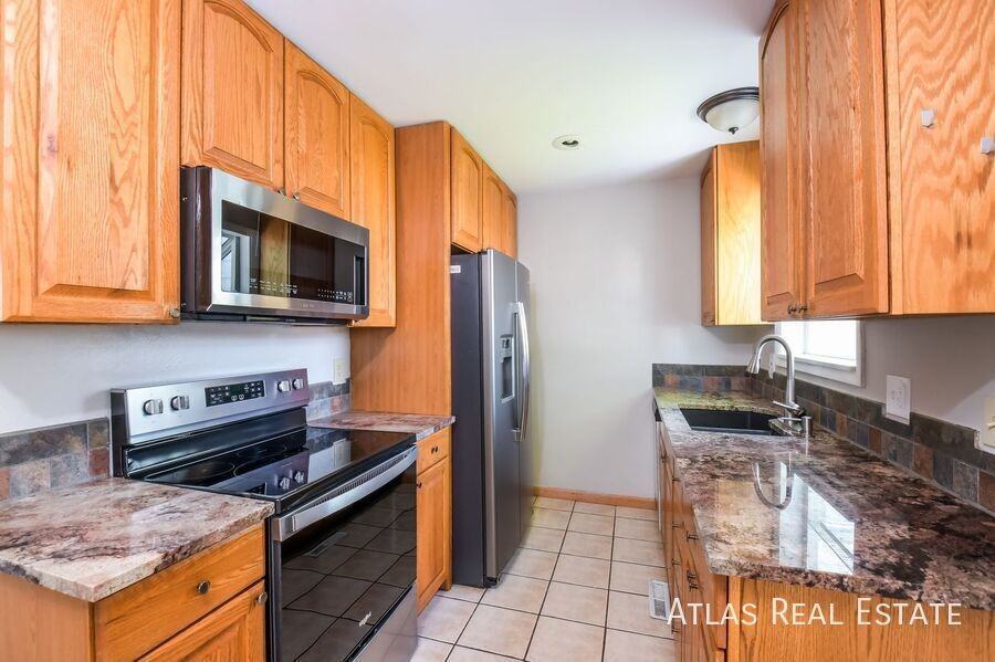 10553 W 106th Ct - Photo 6 of 20